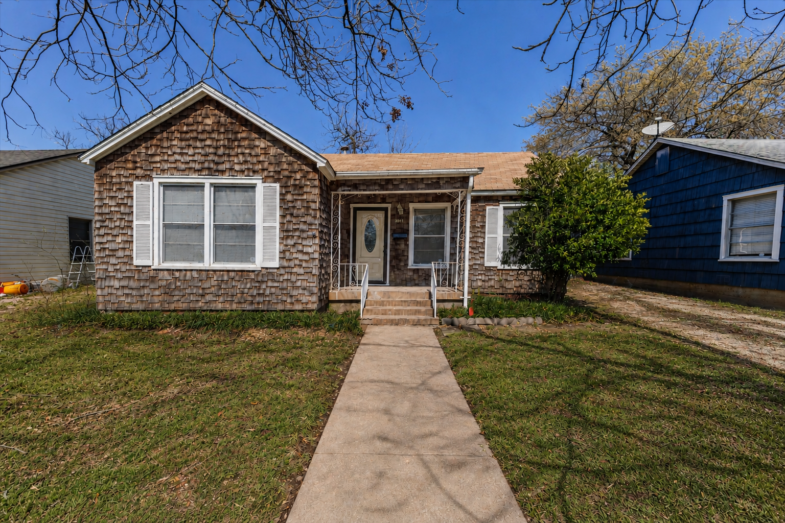 3017 Colonial Avenue