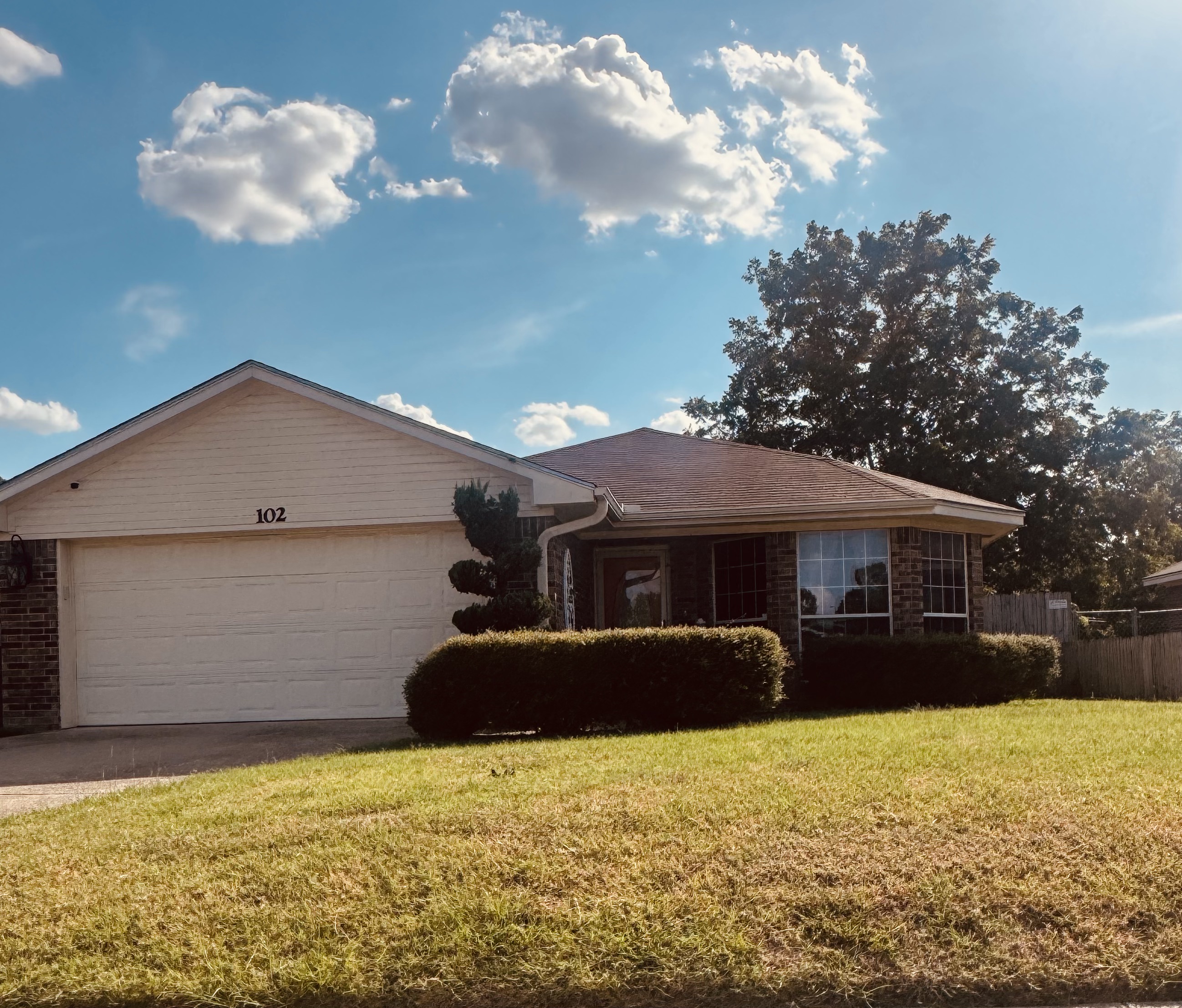 102 Applegrove Circle