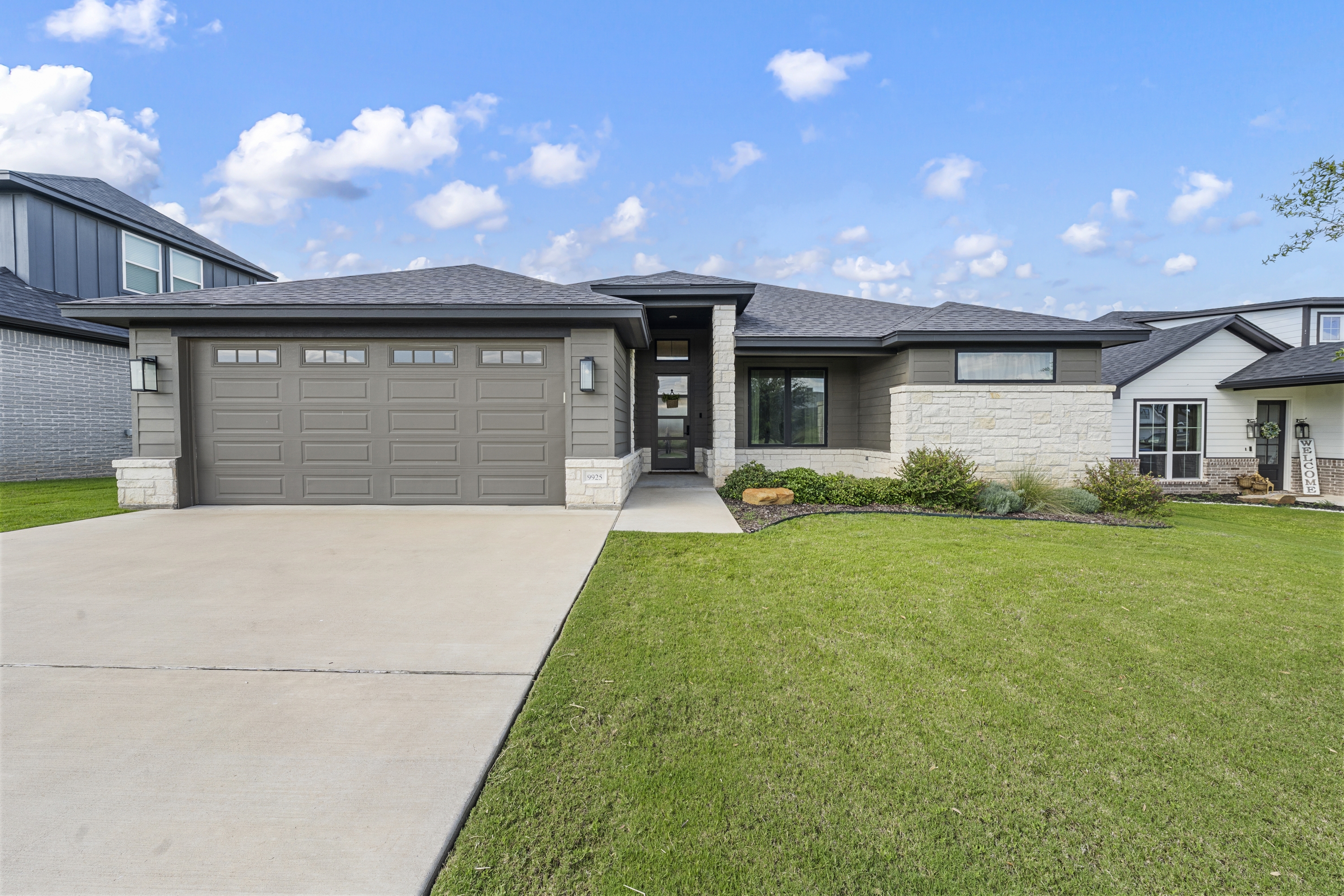 9925 Bridlewood Lane