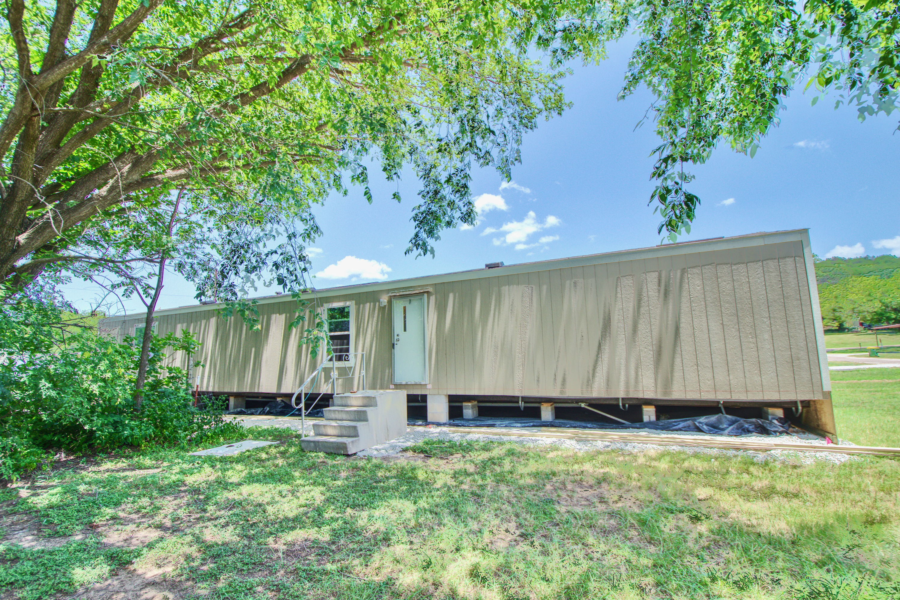25 Clear Creek